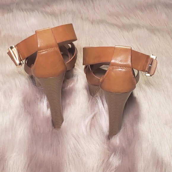 Express /Crisscross Strap Platform Heeled Sandal - Picture 8 of 9